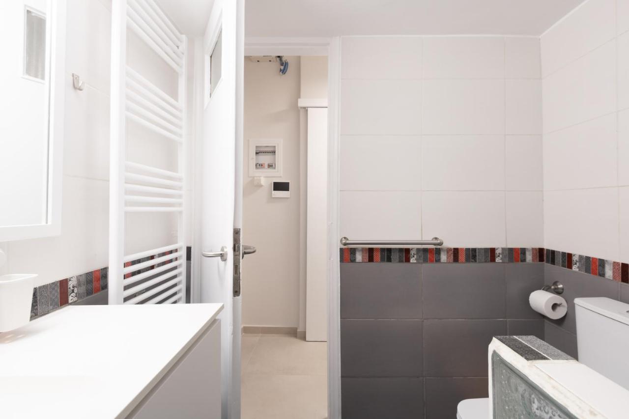 Modern 2-Bedroom Apt, 200M From The Acropolis Aten Exteriör bild